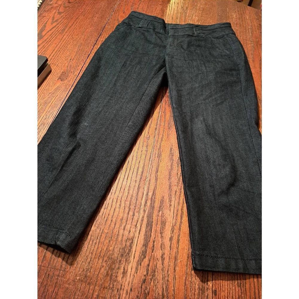 Size 6 DB Established 1962 Denim Blue Jeans Capris with Pockets and Belt Loops